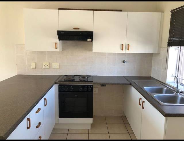 2 BEDROOM PROPERTY TO RENT IN KLEINBRON PARK